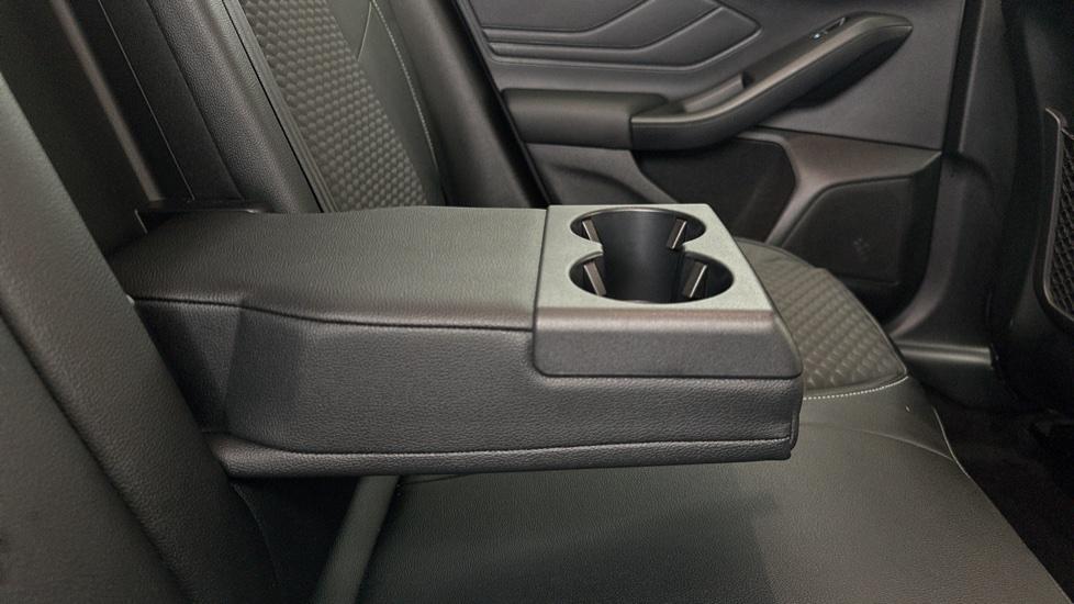 Rear Armrest/ Cup Holder