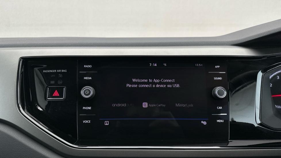 Apple Car Play & Android Auto