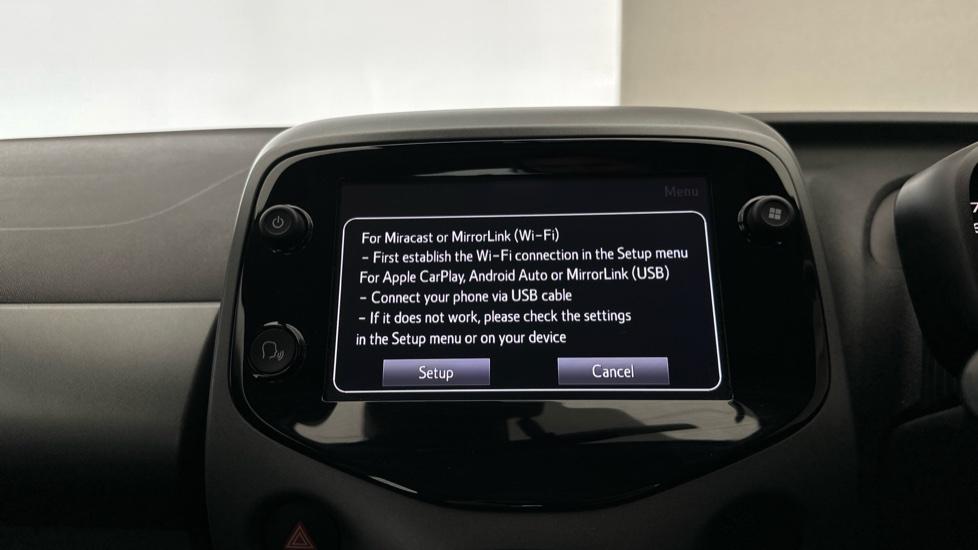 Apple CarPlay/Android Auto 