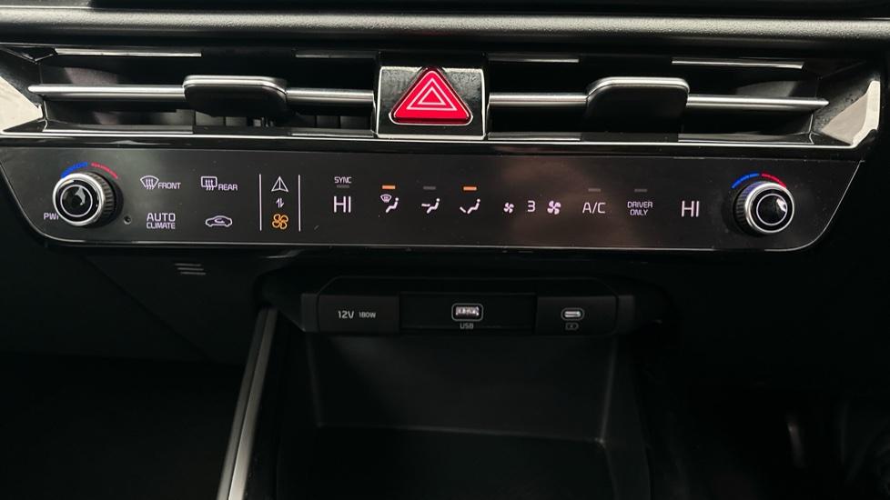 Dual Climate Control / Air Conditioning 