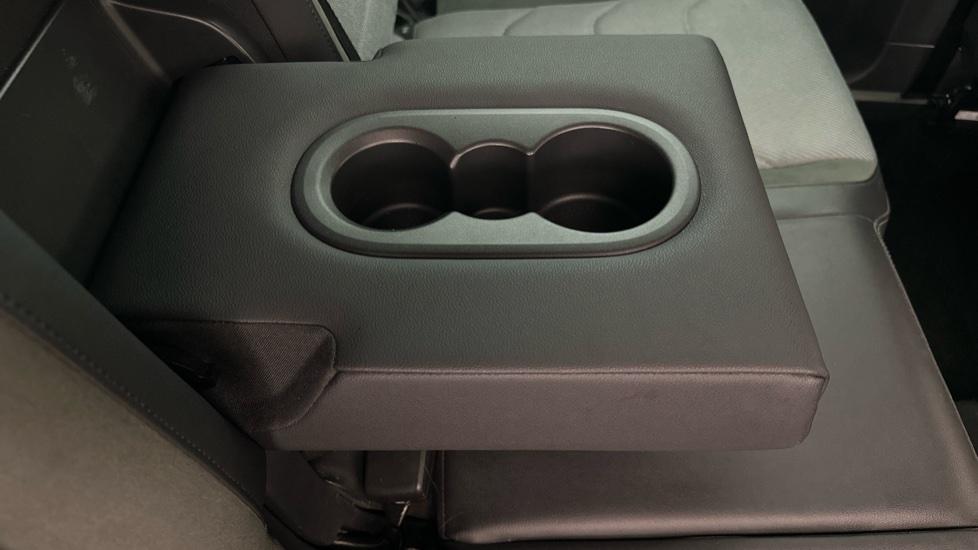 Rear Armrest/ Cup Holder