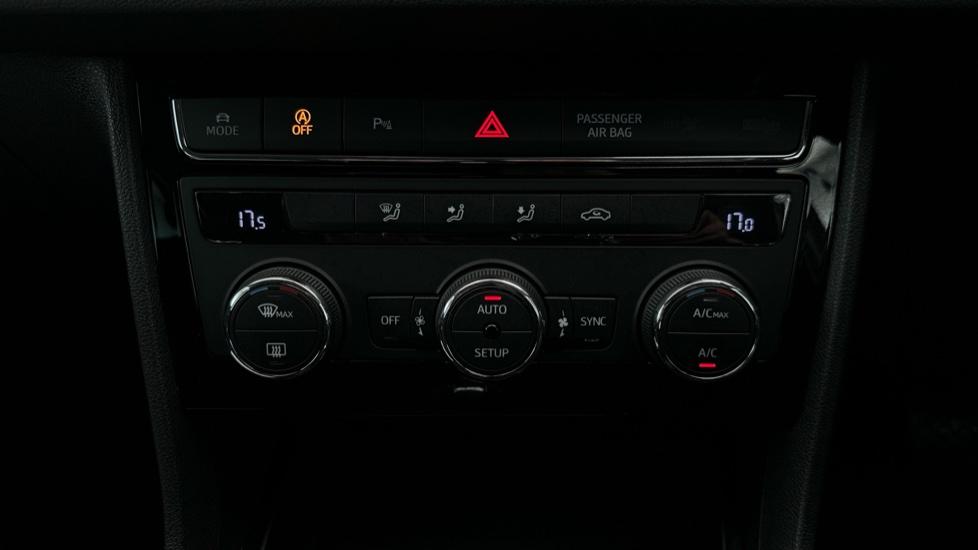 Air Conditioning /Dual Climate Control /Auto Stop/Start 