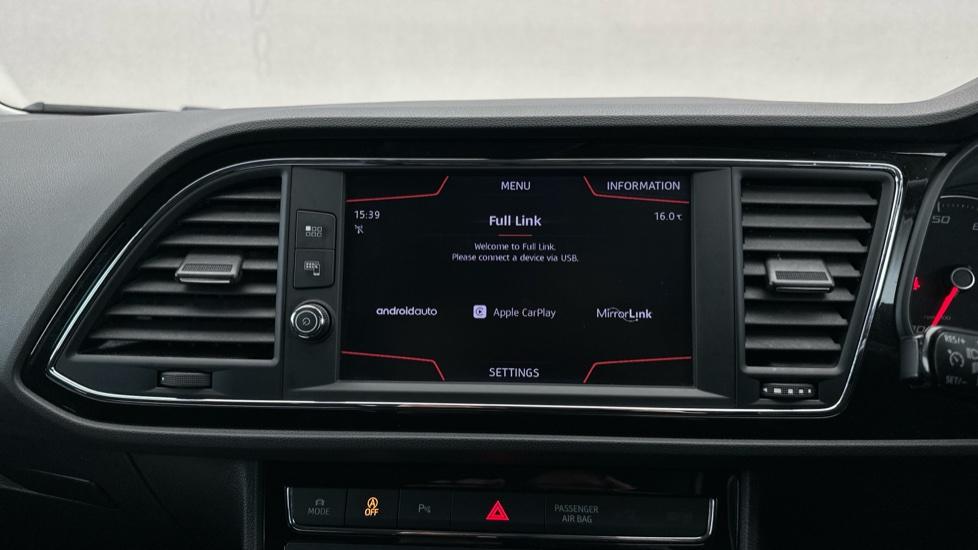 Apple Car Play & Android Auto