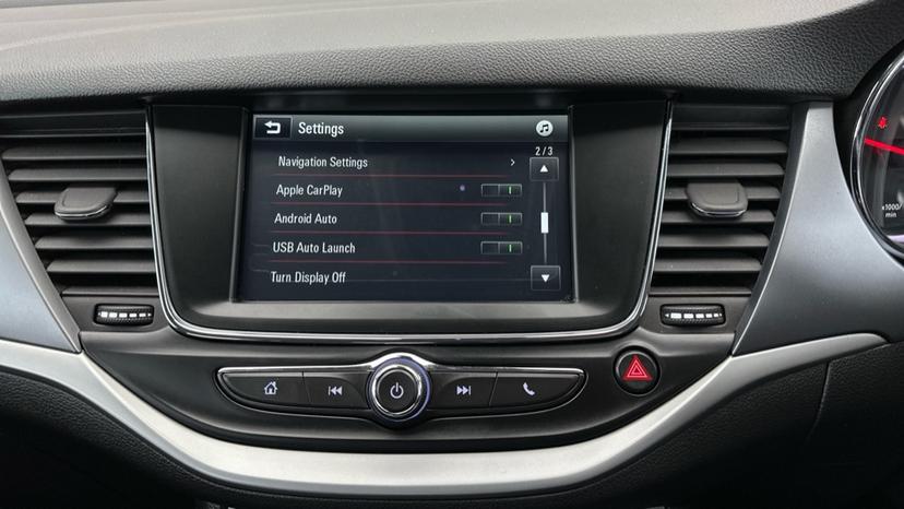 Apple CarPlay / Android Auto 