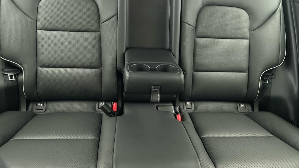 Rear Armrest/ Cup Holder