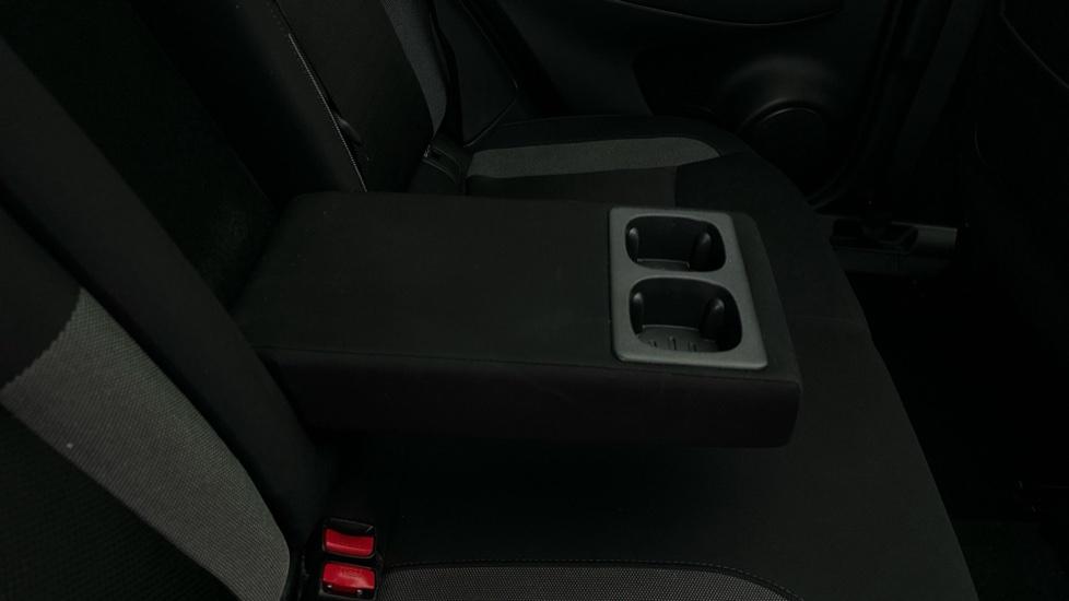 Rear Armrest/ Cup Holder