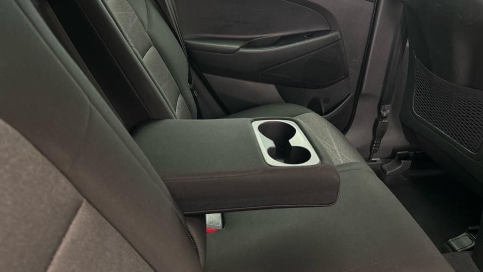 Rear Armrest/ Cup Holder