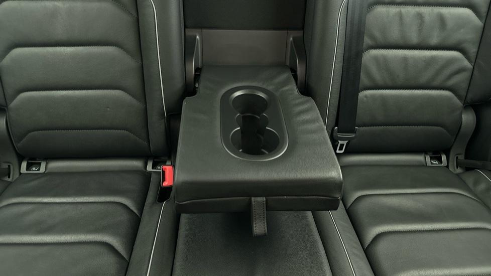 Rear Armrest/ Cup Holder