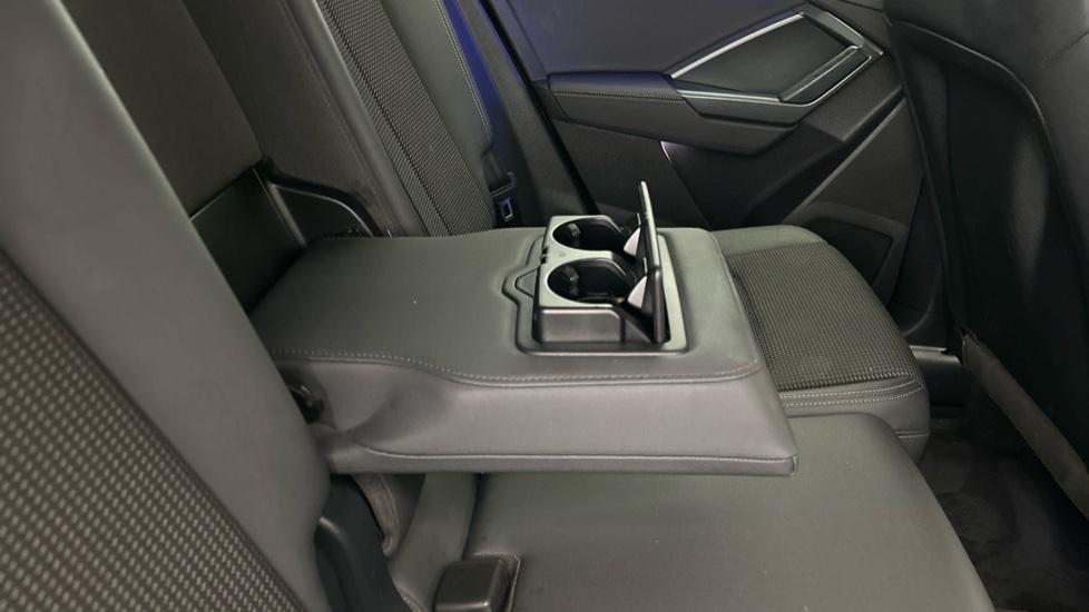 Rear Armrest/ Cup Holder