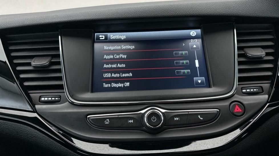 Apple CarPlay/Android Auto 