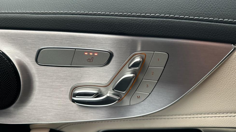 Heated Seats/Electric seats