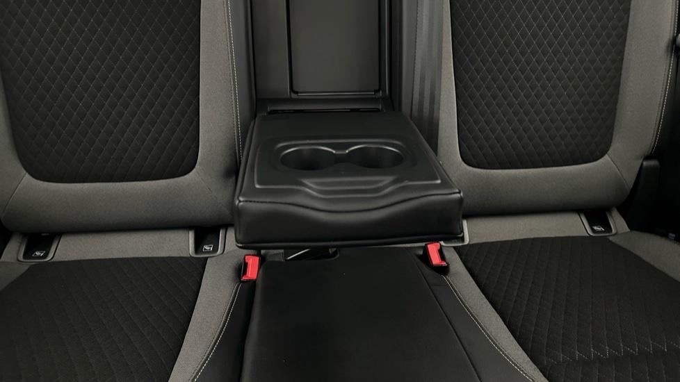 Rear Armrest/ Cup Holder