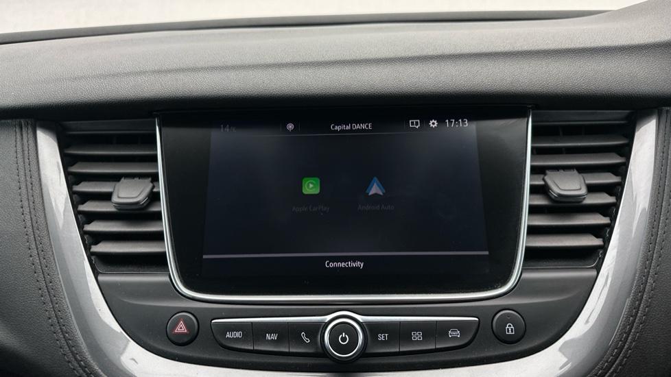 Apple Car Play & Android Auto