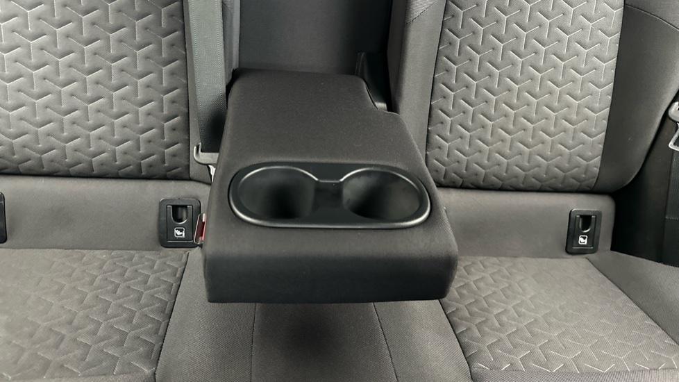 Rear Armrest/ Cup Holder