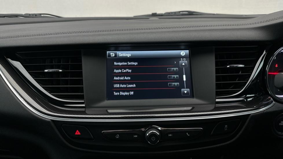 Apple Car Play & Android Auto