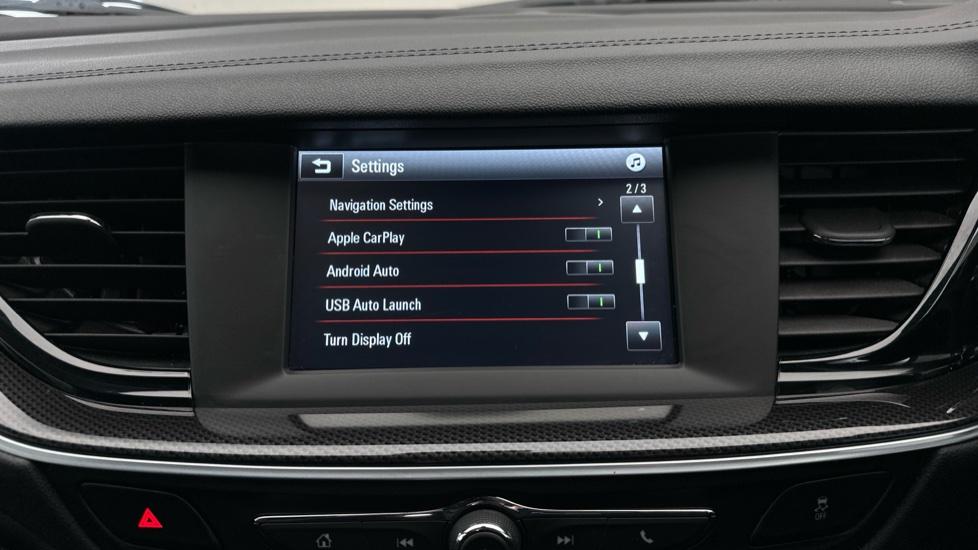 Apple Car Play & Android Auto