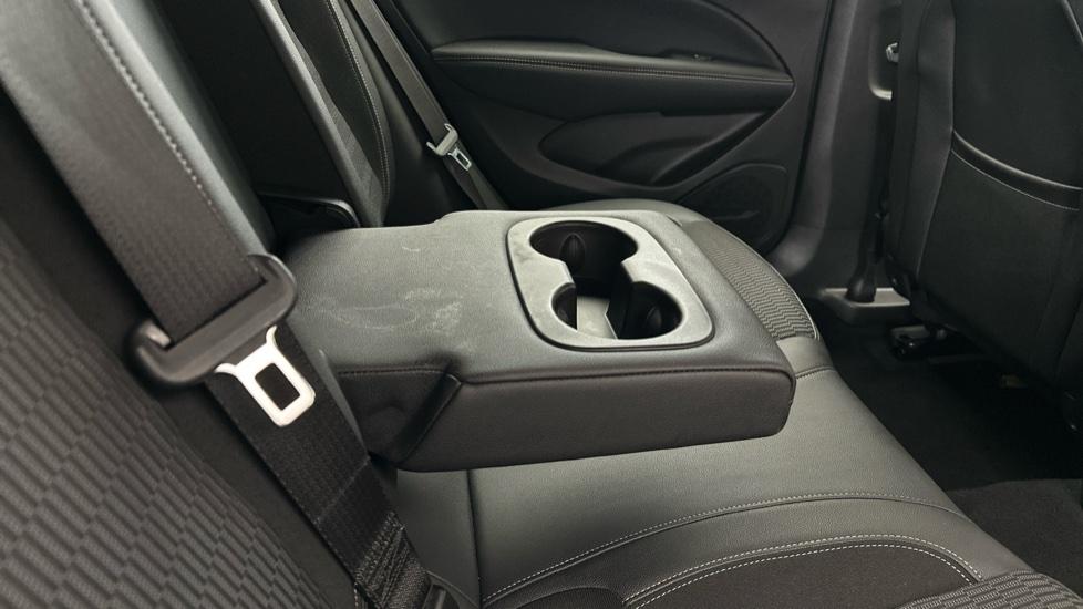 Rear Armrest/ Cup Holder