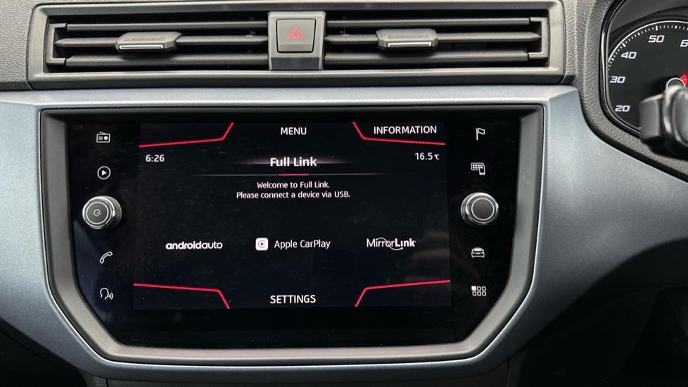 Apple Car Play & Android Auto