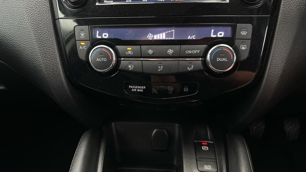 Dual Climate Control / Air Conditioning 