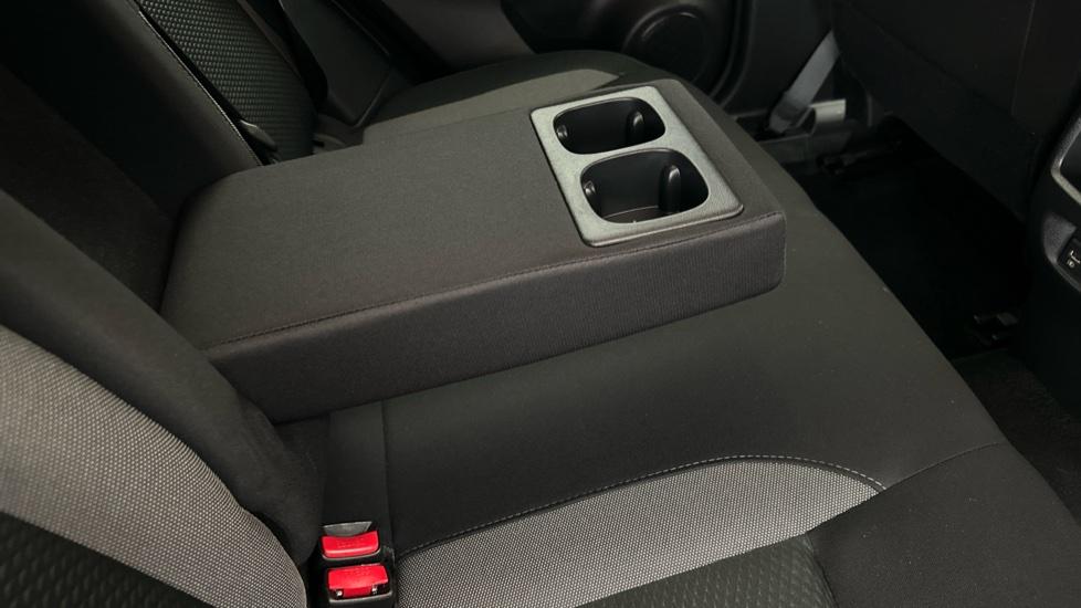 Rear Armrest/ Cup Holder