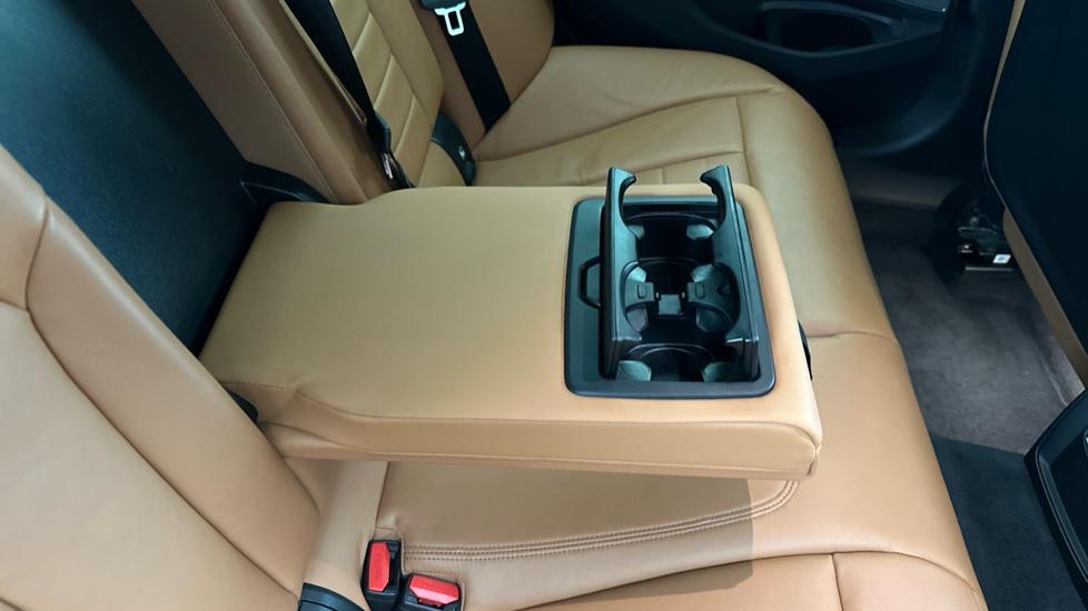 Rear Armrest/ Cup Holder