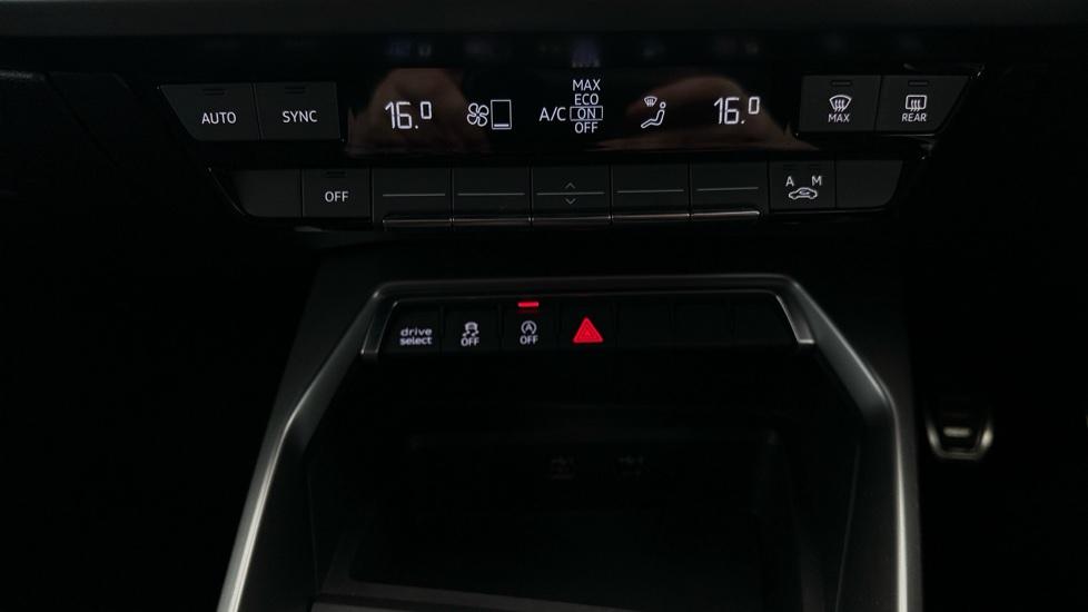 Air Conditioning /Dual Climate Control /Auto Stop/Start 