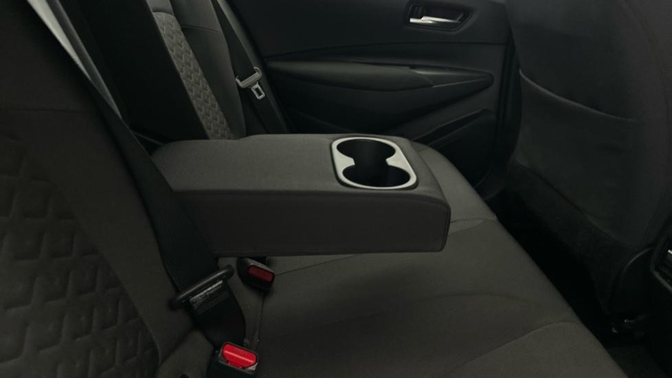 Rear Armrest/ Cup Holder