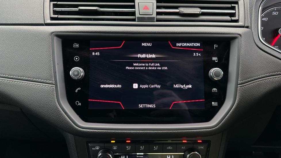 Apple Car Play & Android Auto