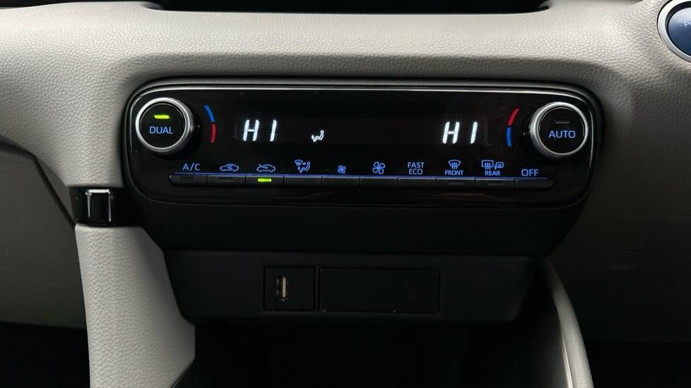 Air Conditioning /Dual Climate Control 