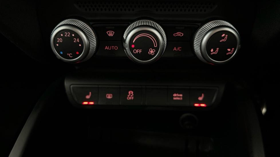 Air Conditioning /Heated Seats 