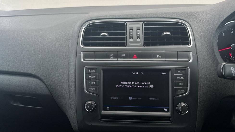 Apple Car Play & Android Auto