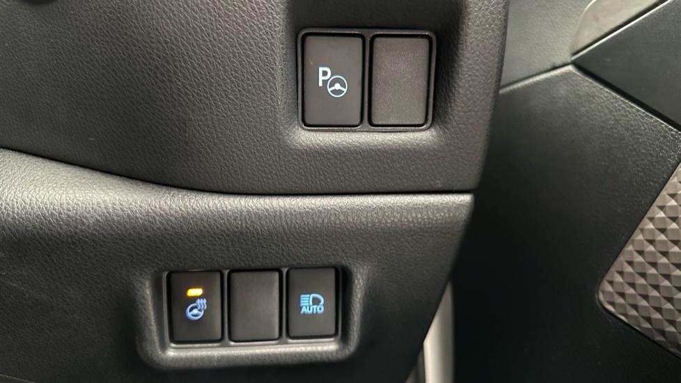 Auto Park / Heated Steering Wheel 