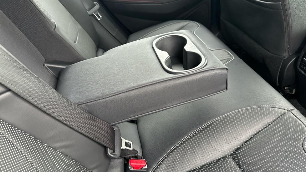 Rear Armrest/ Cup Holder