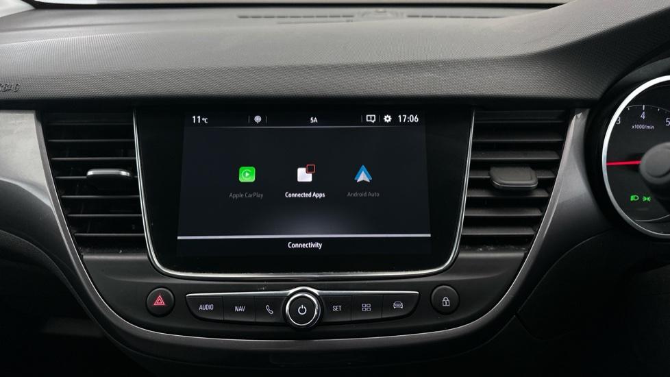 Apple Car Play & Android Auto