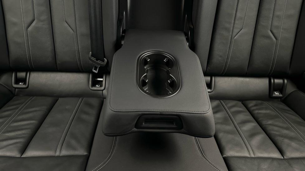 Rear Armrest/ Cup Holder