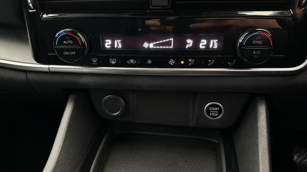 Dual Climate Control / Air Conditioning 