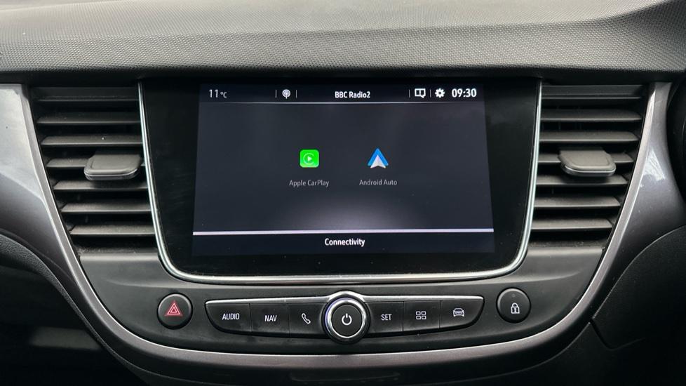 Apple Car Play & Android Auto