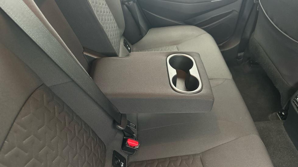 Rear Armrest/ Cup Holder