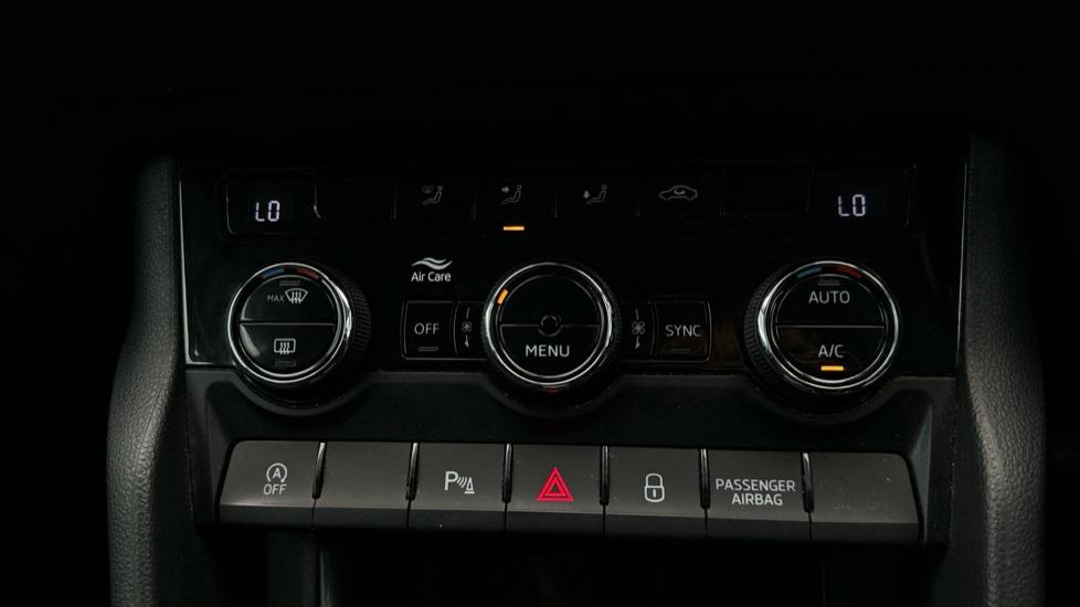 Air Conditioning /Dual Climate Control /Auto Stop/Start 