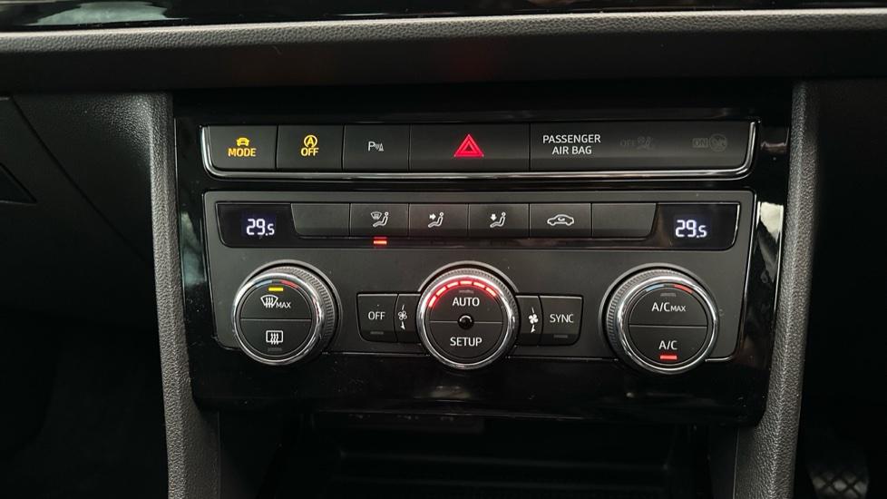 Air Conditioning /Dual Climate Control /Auto Stop/Start 