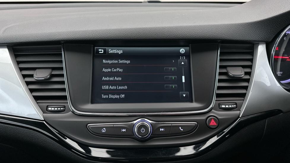 Apple Car Play & Android Auto