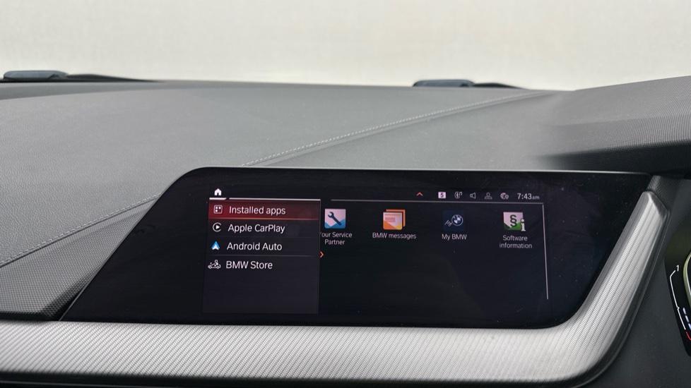 Apple Car Play & Android Auto