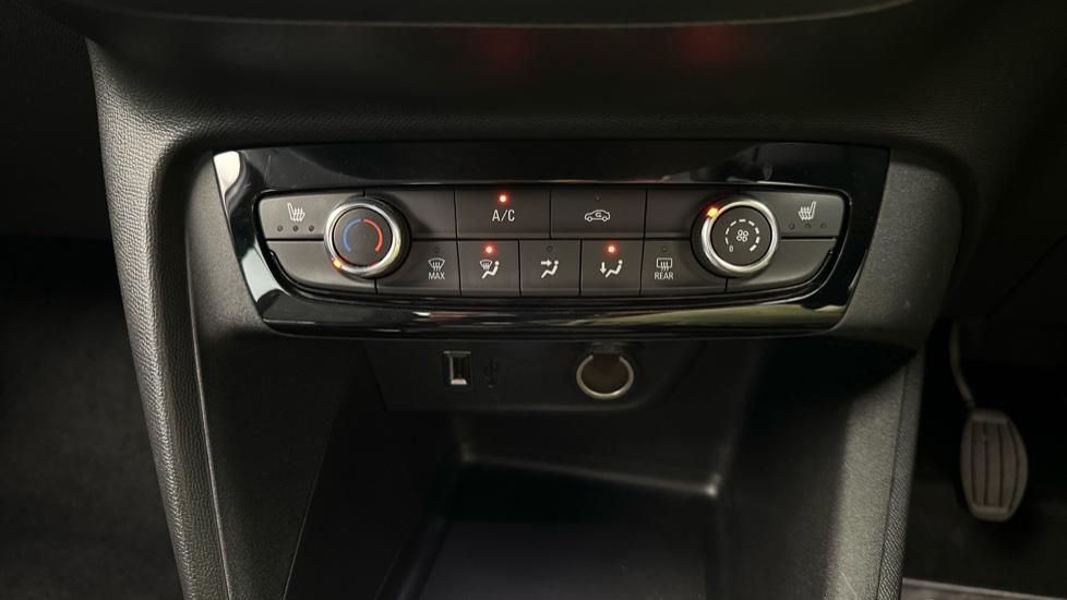 Air Conditioning / Heated Seats 