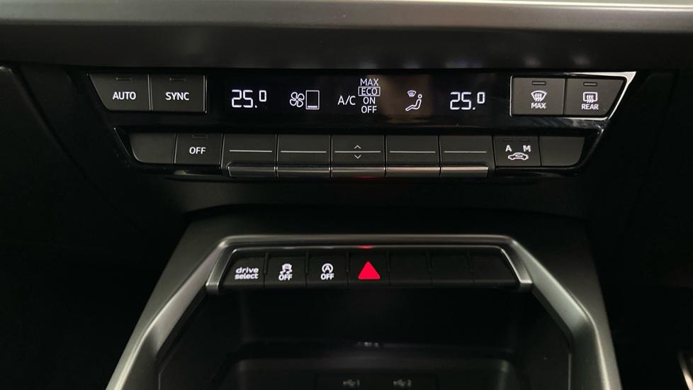 Auto Stop/Start/Air Conditioning /Dual Climate Control 