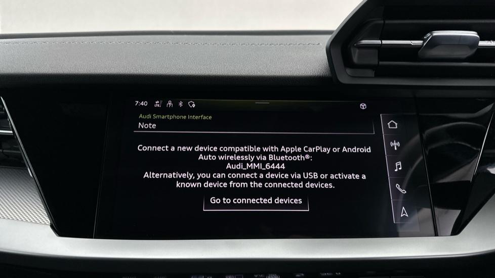 Apple Car Play & Android Auto