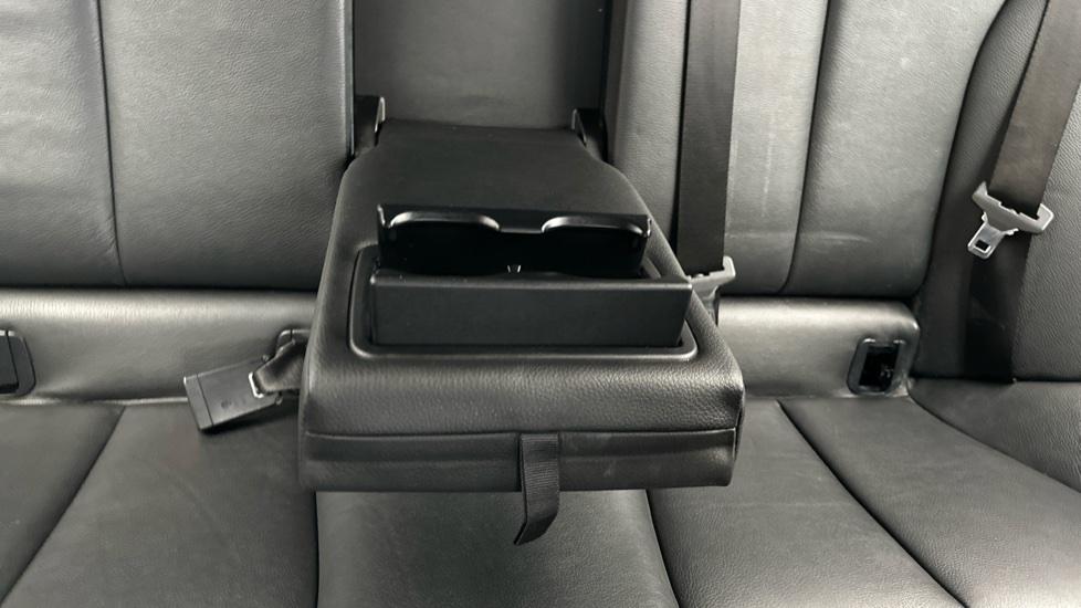 Rear Armrest/ Cup Holder