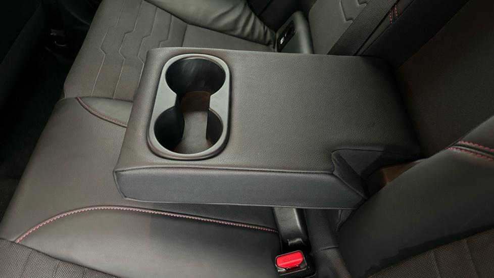 Rear Armrest/ Cup Holder