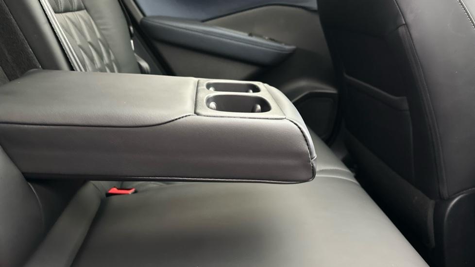 Rear Armrest/ Cup Holder