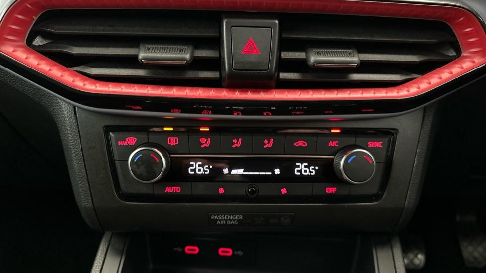 Air Conditioning /Dual Climate Control 