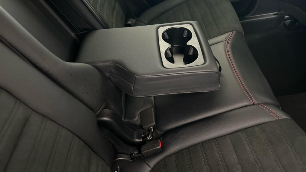 Rear Armrest/ Cup Holder